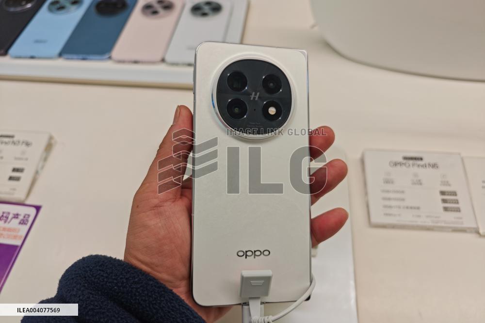 OPPO Foldable Screen Phone