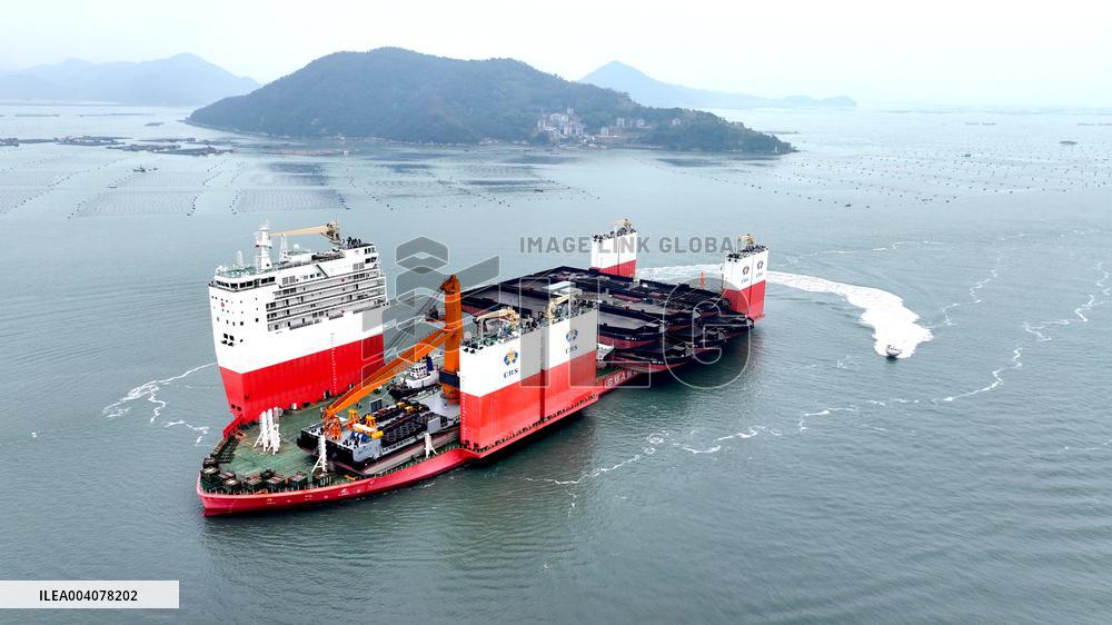 World Third Largest Chinese Submarine Salvage Engineering Ship