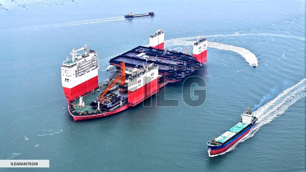 World Third Largest Chinese Submarine Salvage Engineering Ship