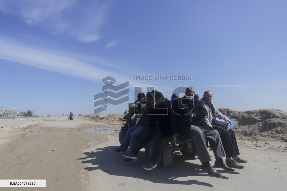 Refugees Return Home - Gaza