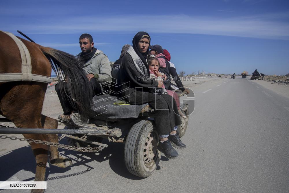 Refugees Return Home - Gaza