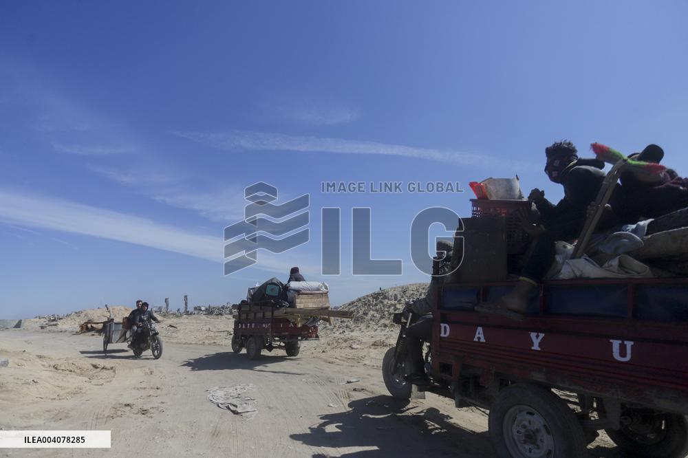 Refugees Return Home - Gaza