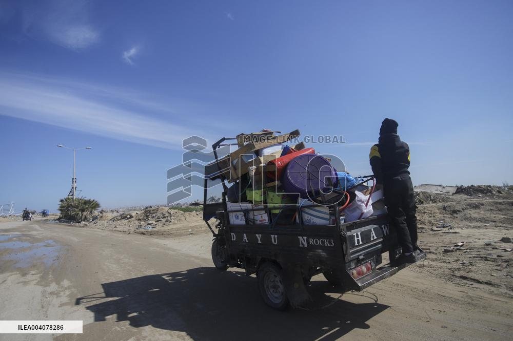 Refugees Return Home - Gaza