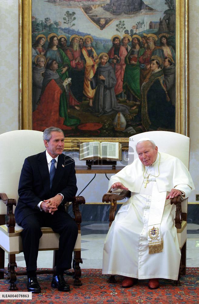 File - Pope Jean Paul II