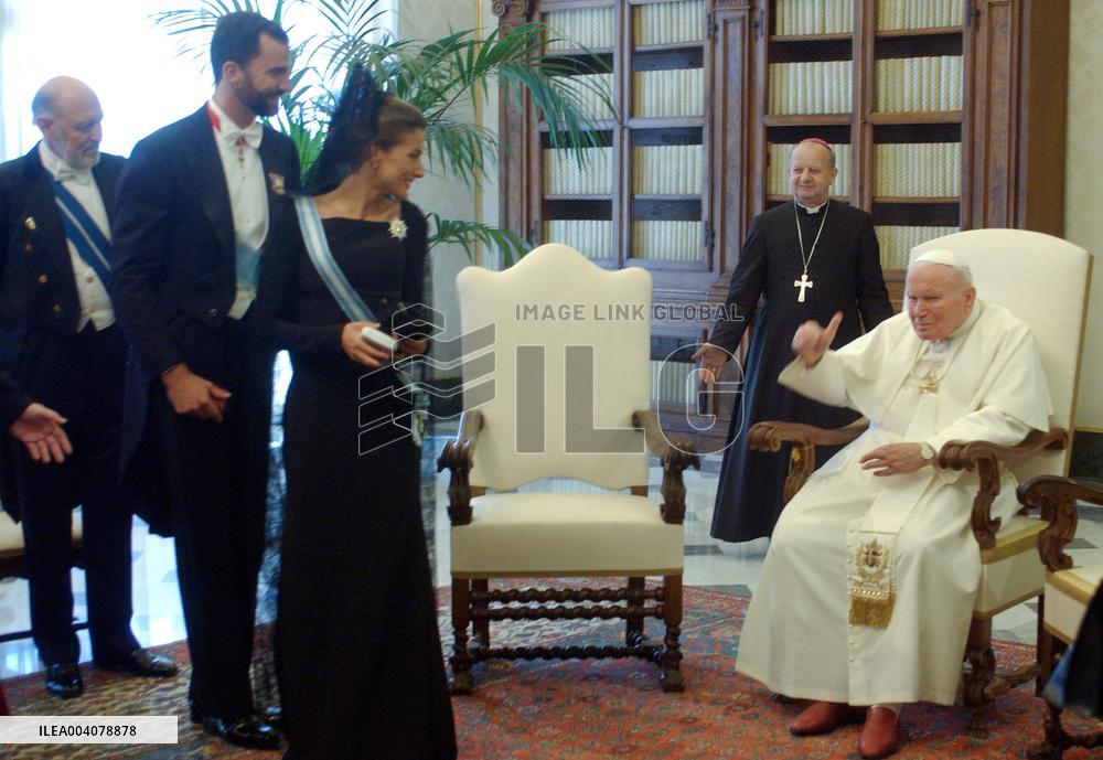 File - Pope Jean Paul II