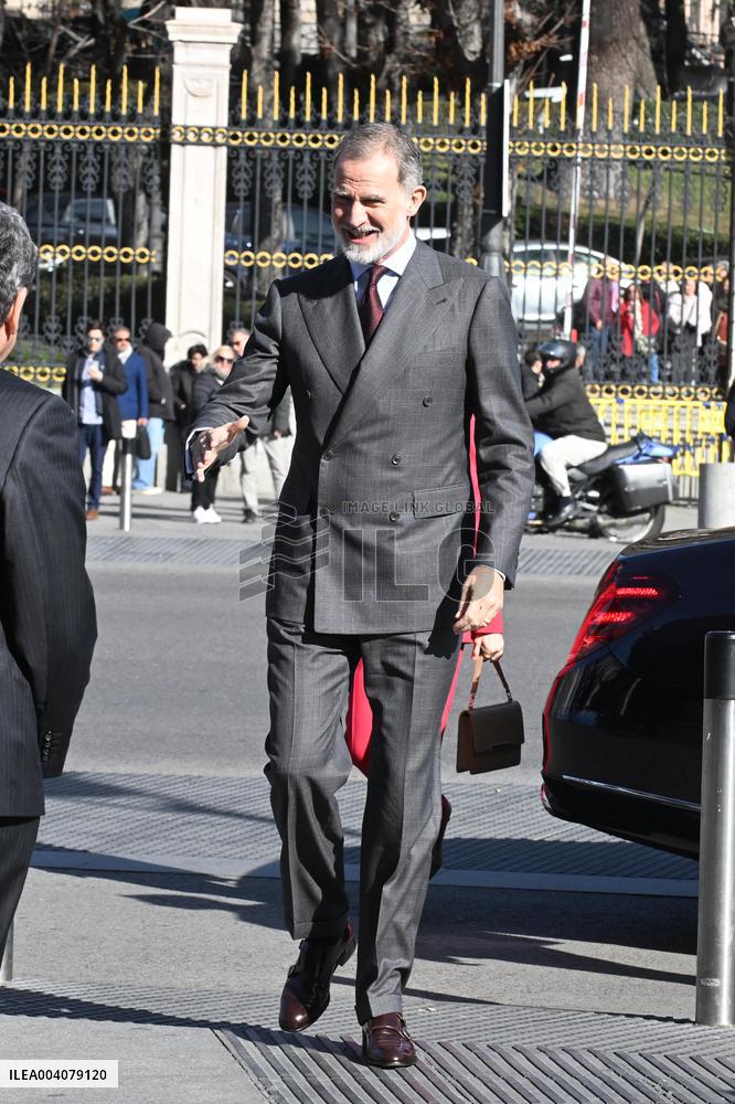 King Felipe And Queen Letizia At Presentation Of Their Portraits By Annie Leibovitz - Madrid