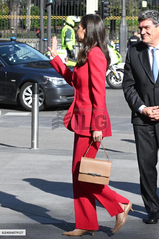 King Felipe And Queen Letizia At Presentation Of Their Portraits By Annie Leibovitz - Madrid