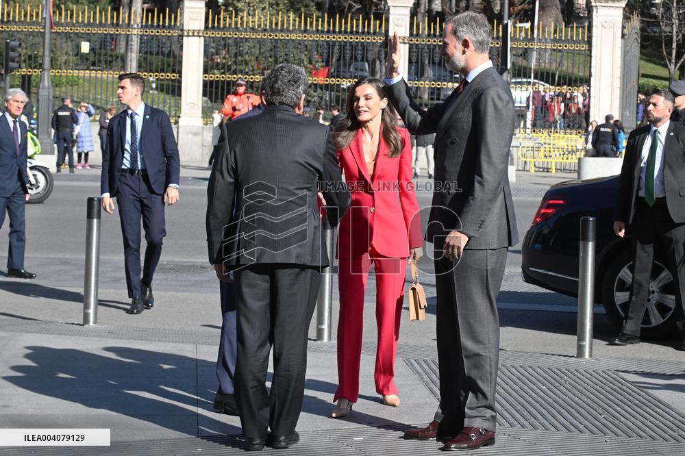 King Felipe And Queen Letizia At Presentation Of Their Portraits By Annie Leibovitz - Madrid