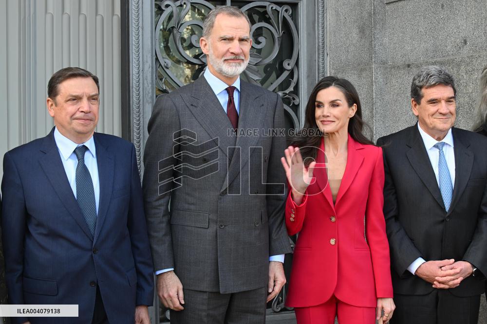 King Felipe And Queen Letizia At Presentation Of Their Portraits By Annie Leibovitz - Madrid