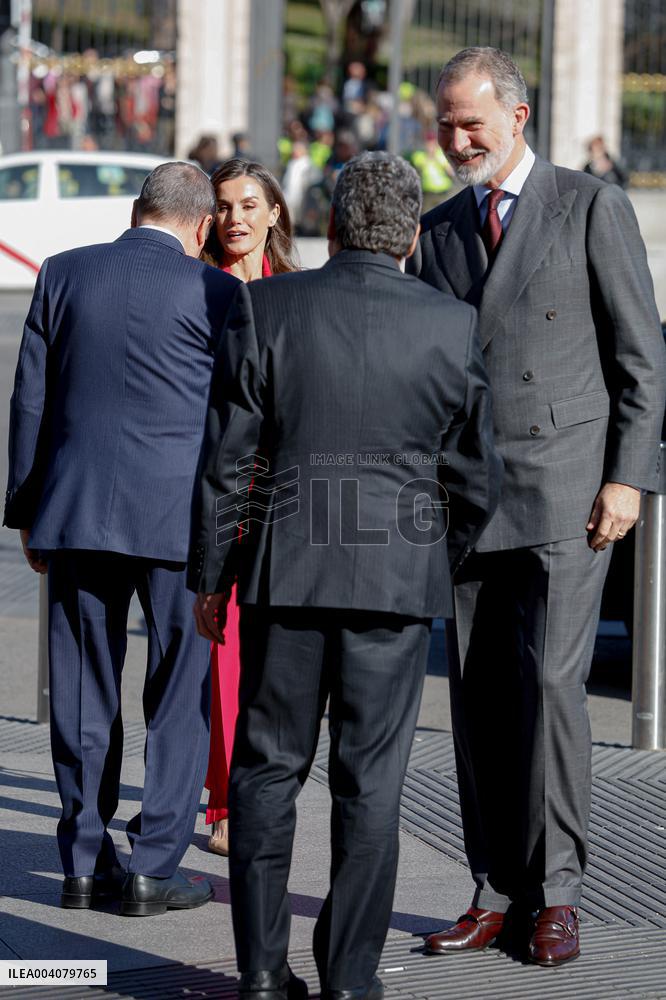 Spanish Royals Present Anne Leibovitz Portraits - Madrid