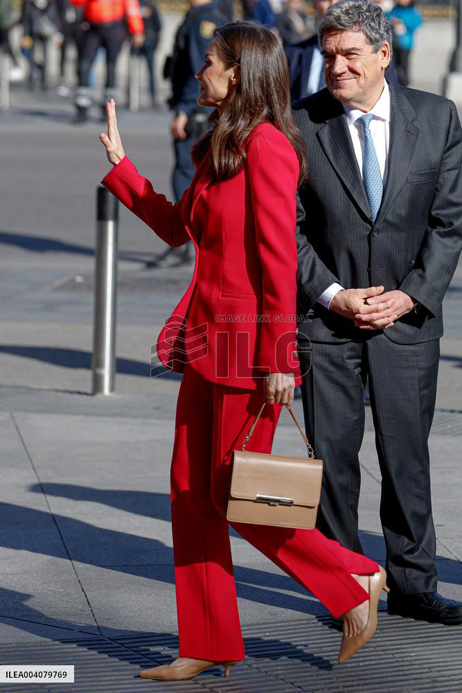 Spanish Royals Present Anne Leibovitz Portraits - Madrid