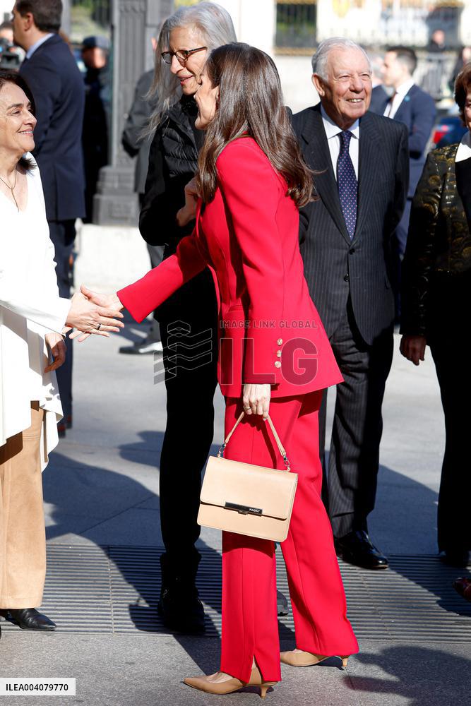 Spanish Royals Present Anne Leibovitz Portraits - Madrid