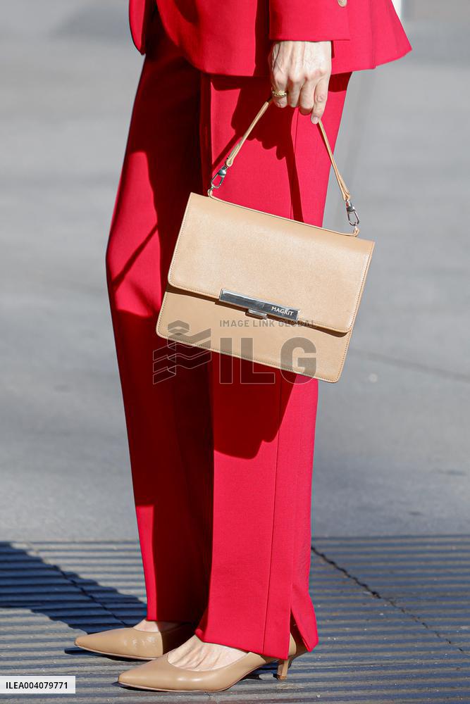 Spanish Royals Present Anne Leibovitz Portraits - Madrid