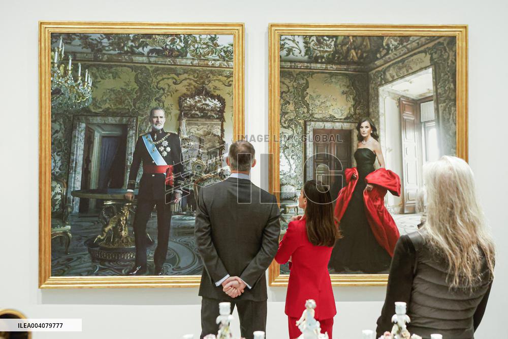 Spanish Royals Present Anne Leibovitz Portraits - Madrid