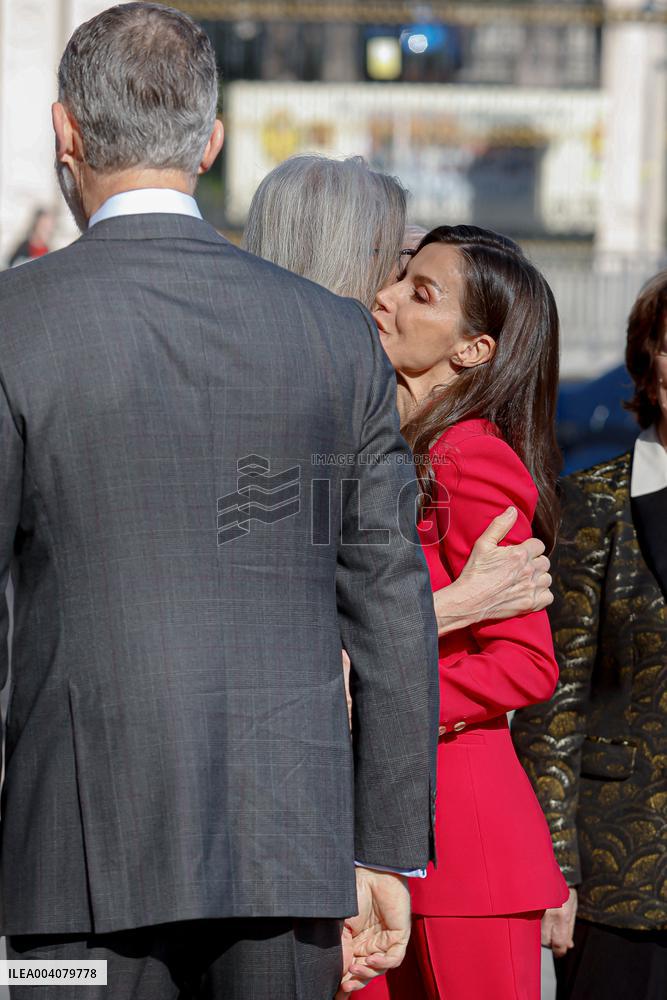 Spanish Royals Present Anne Leibovitz Portraits - Madrid