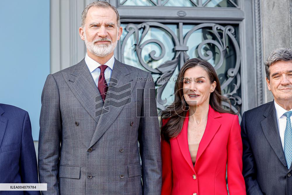 Spanish Royals Present Anne Leibovitz Portraits - Madrid