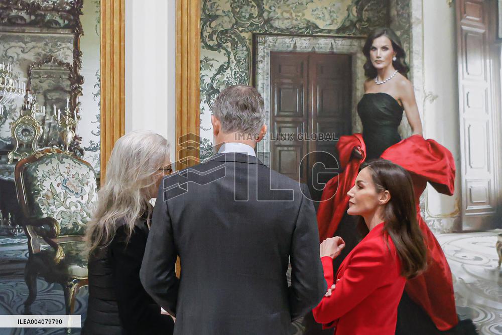 Spanish Royals Present Anne Leibovitz Portraits - Madrid