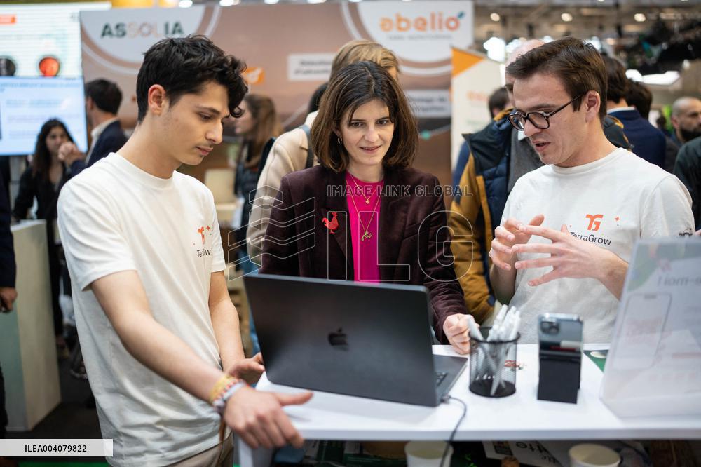 French Deputy Minister for Artificial Intelligence and Digital visits the Agricultural Show - Paris AJ