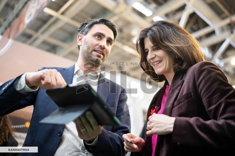 French Deputy Minister for Artificial Intelligence and Digital visits the Agricultural Show - Paris AJ