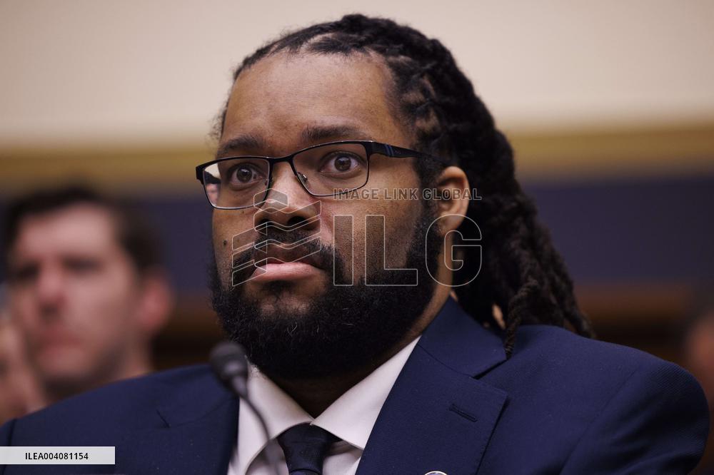 Capitol Hill - Political Coverage - House Committee on Financial Services
Hearing