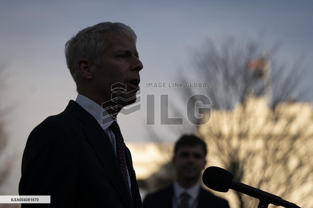 Chris Wright Addresses Media After Cabinet Meeting Amid Tensions Over Musk