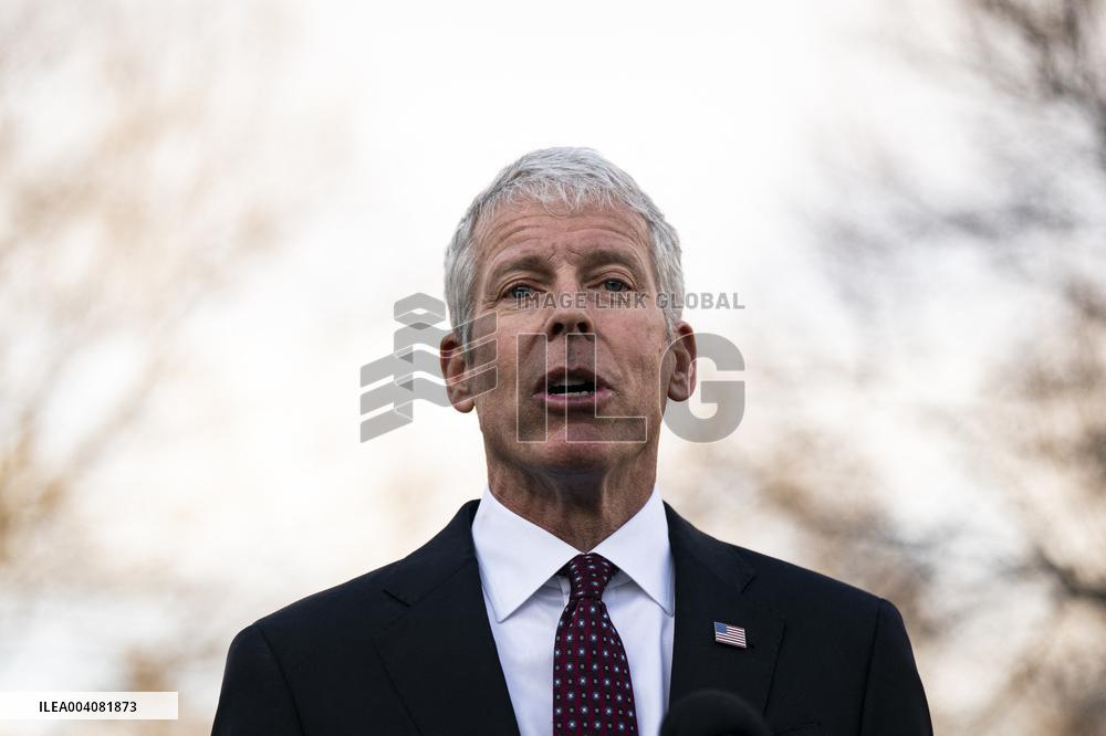 Chris Wright Addresses Media After Cabinet Meeting Amid Tensions Over Musk