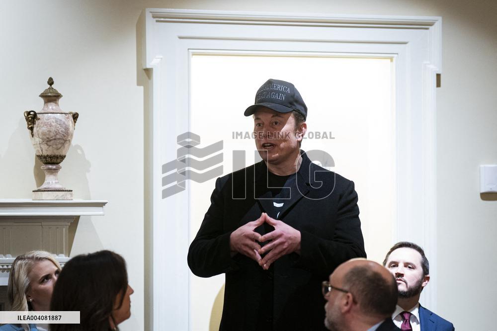 Cabinet Meeting Highlights Tensions Over Musks Federal Demands