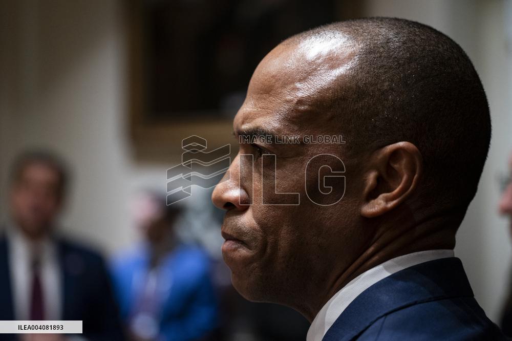 Cabinet Meeting Highlights Tensions Over Musks Federal Demands