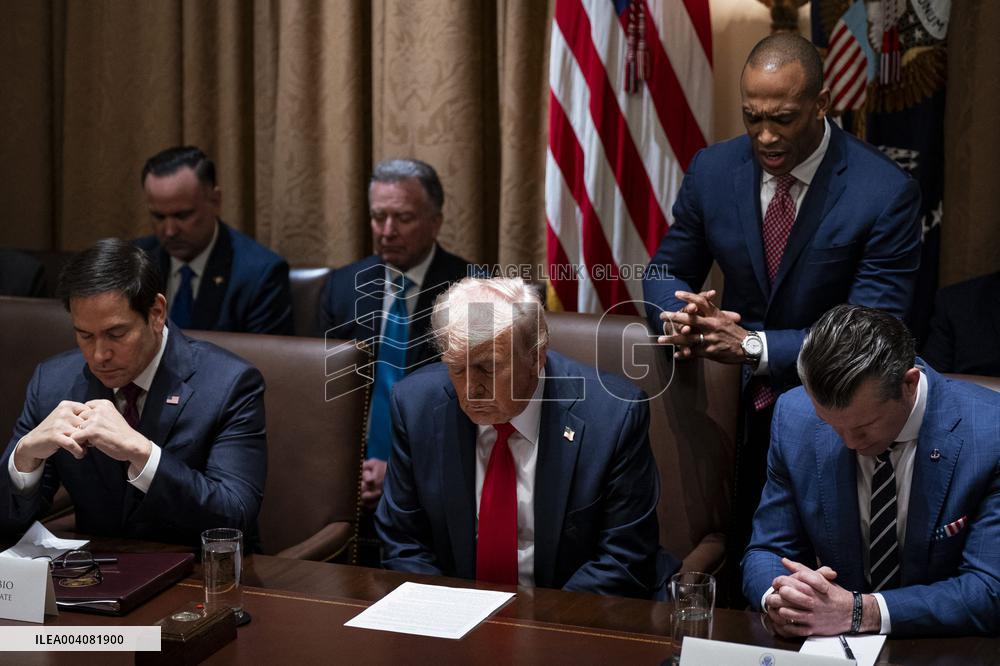 Cabinet Meeting Highlights Tensions Over Musks Federal Demands