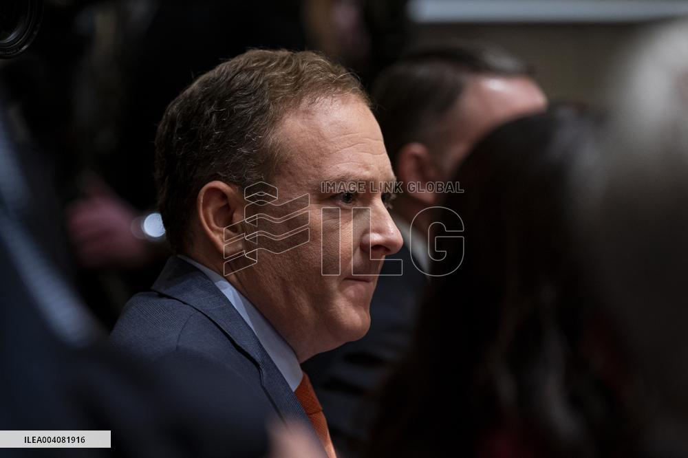 Cabinet Meeting Highlights Tensions Over Musks Federal Demands