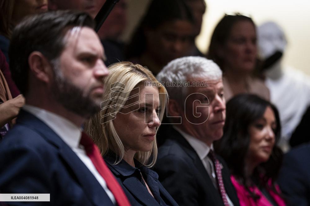 Cabinet Meeting Highlights Tensions Over Musks Federal Demands