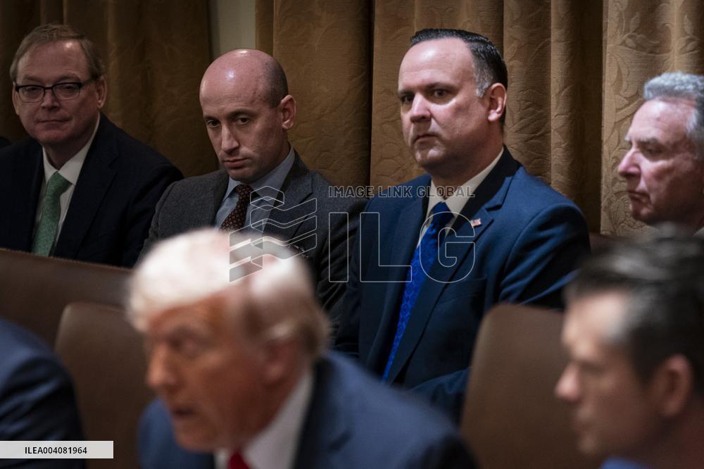 Cabinet Meeting Highlights Tensions Over Musks Federal Demands