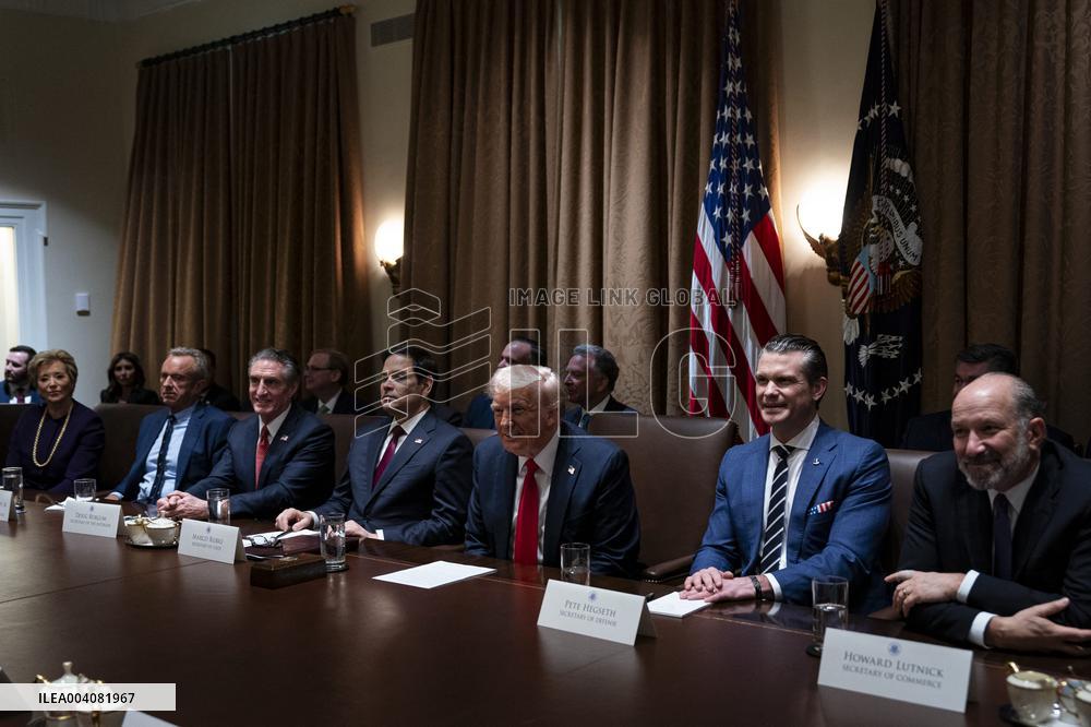 Cabinet Meeting Highlights Tensions Over Musks Federal Demands