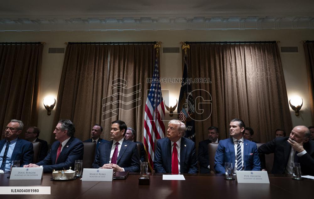 Cabinet Meeting Highlights Tensions Over Musks Federal Demands