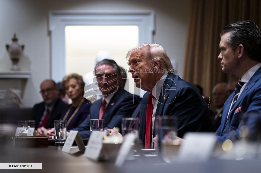 Cabinet Meeting Highlights Tensions Over Musks Federal Demands