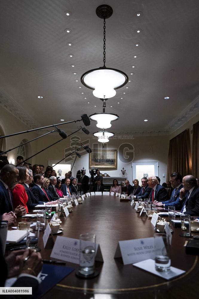 Cabinet Meeting Highlights Tensions Over Musks Federal Demands