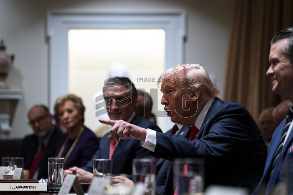 Cabinet Meeting Highlights Tensions Over Musks Federal Demands