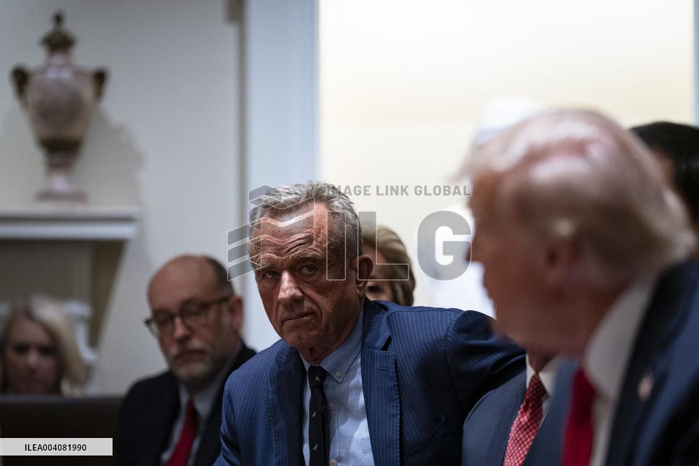 Cabinet Meeting Highlights Tensions Over Musks Federal Demands