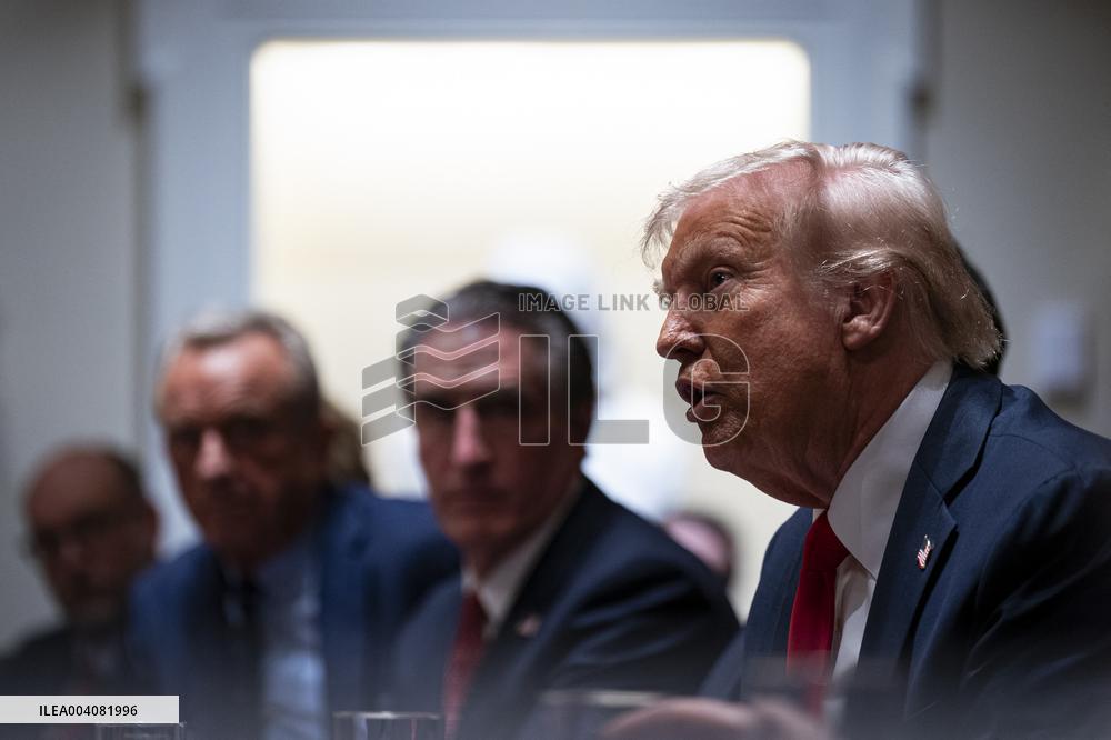 Cabinet Meeting Highlights Tensions Over Musks Federal Demands