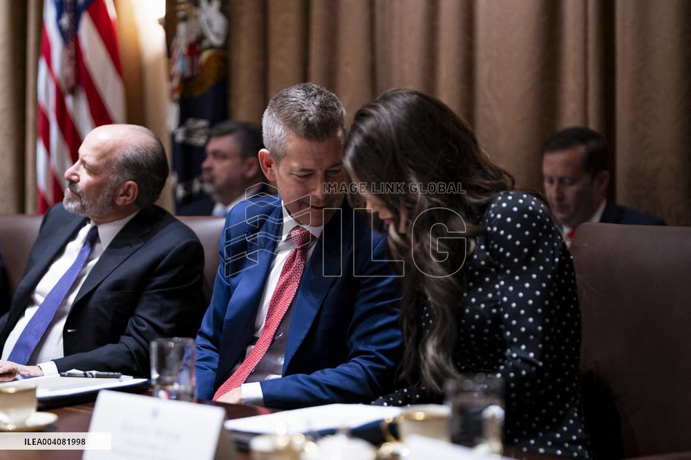 Cabinet Meeting Highlights Tensions Over Musks Federal Demands