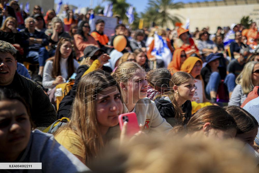 Farewell to Bibas Family