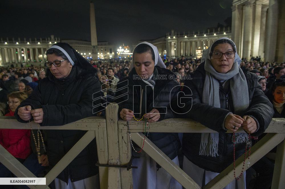 Rosary for Pope Francis Health - Italy
