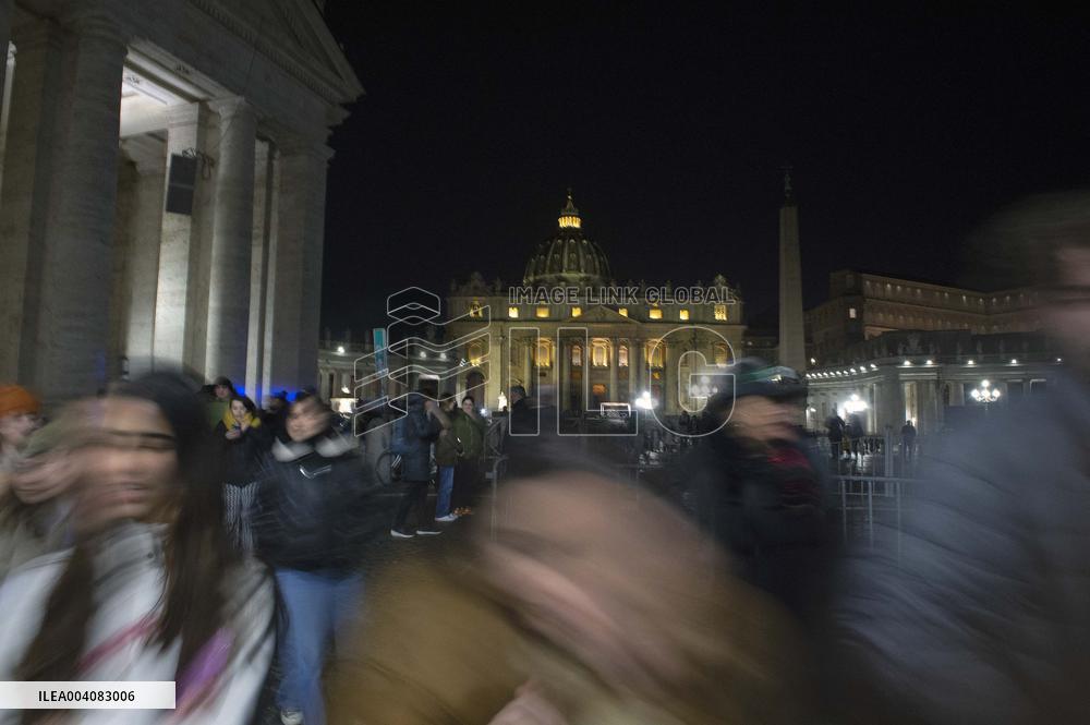 Rosary for Pope Francis Health - Italy