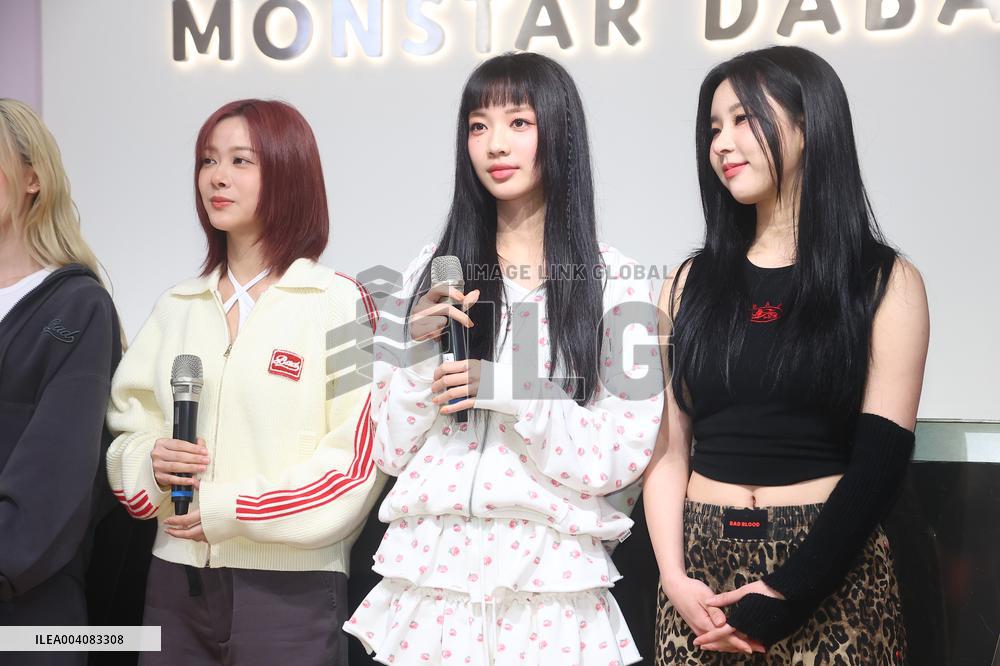 Taiwanese Girl Band Group GENBLUE