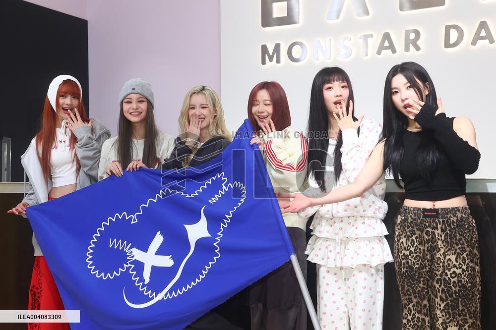 Taiwanese Girl Band Group GENBLUE