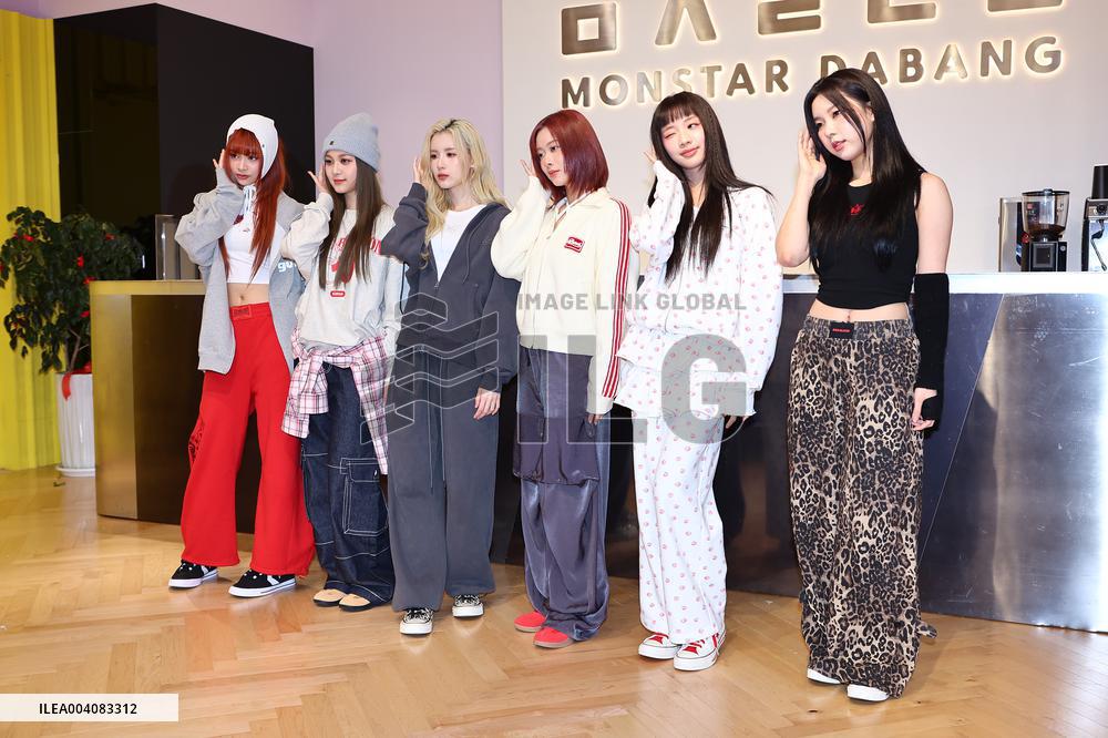 Taiwanese Girl Band Group GENBLUE