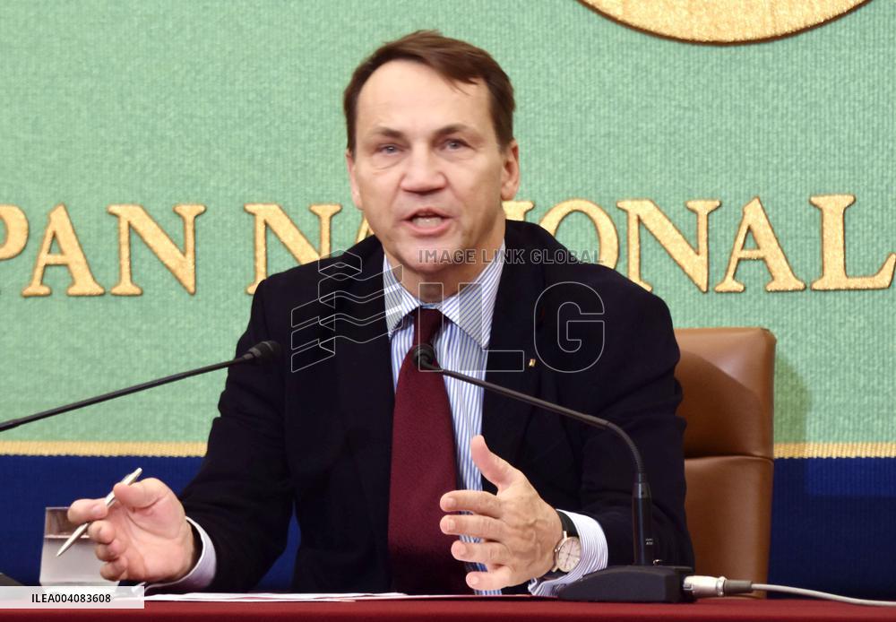 Polish foreign minister in Japan