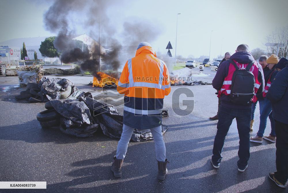 Dockers Demonstrate Against Pension Reform - Nantes