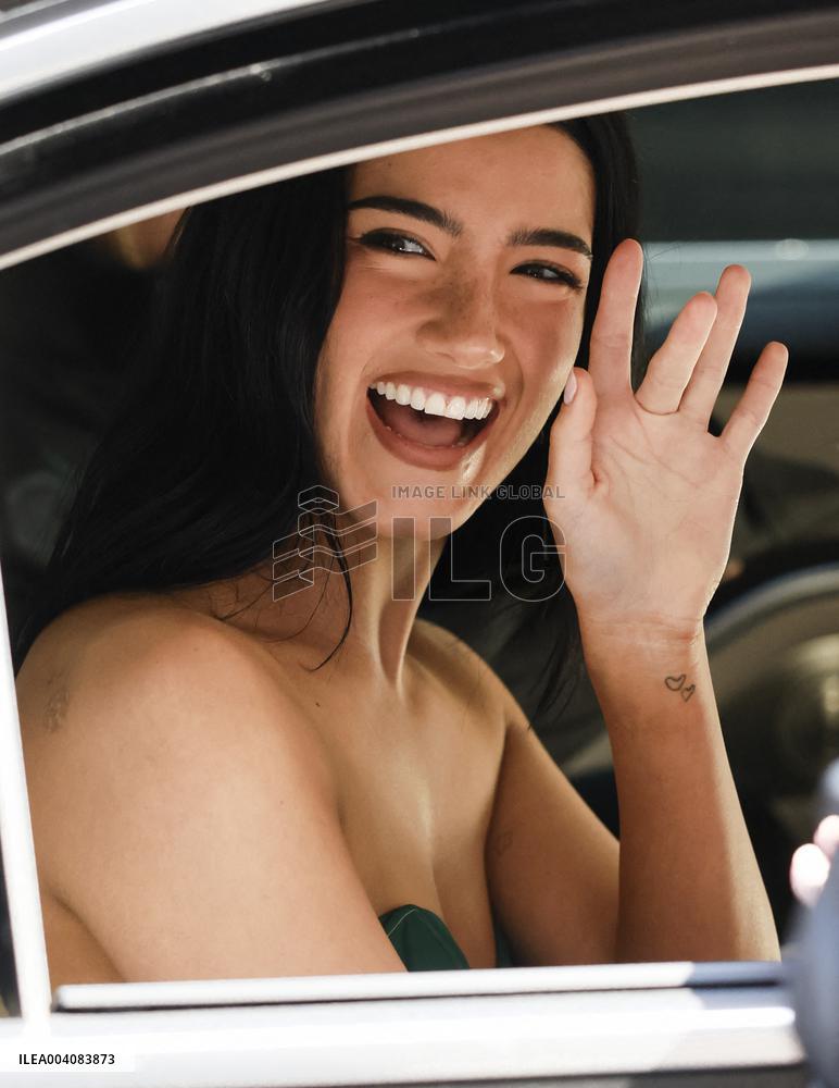 MFW - Charli D Amelio Leaving Their Hotel