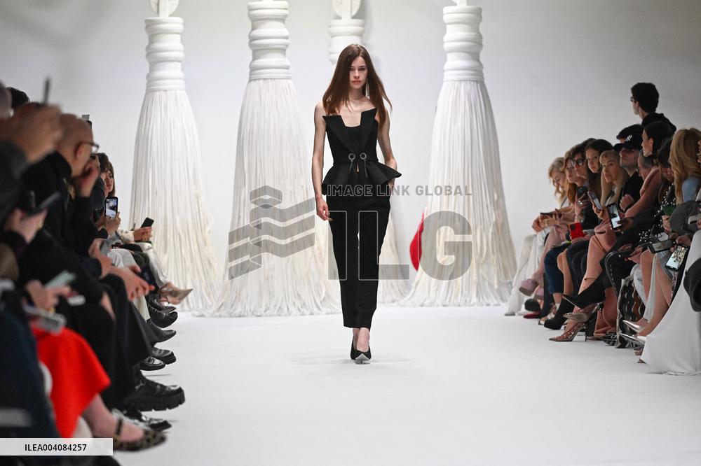MFW - Genny Runway